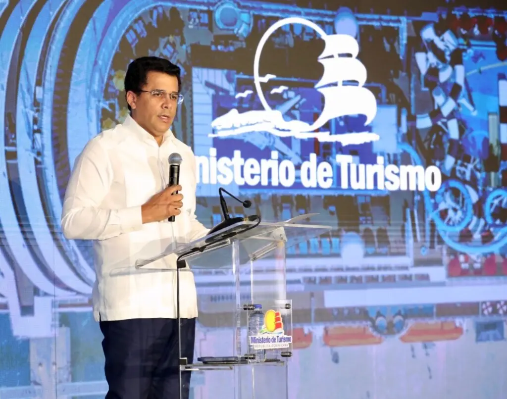 Abinader impulsa alianza histórica con FCCA para fortalecer turismo marítimo