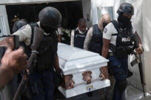 Haití lamenta la muerte de dos agentes de la Policía en un “accidente” con un dron