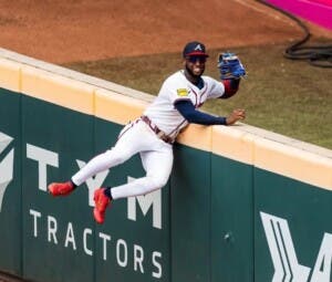 Jurickson Profar roba jonrón a Agustín Ramírez con una atrapada para la historia