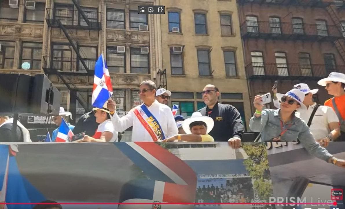 Director del COE apadrina la 43.ª edición del Desfile Dominicano en NY