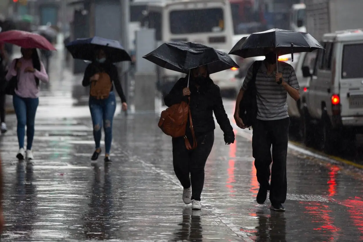 Onda tropical provocará lluvias en varias provincias