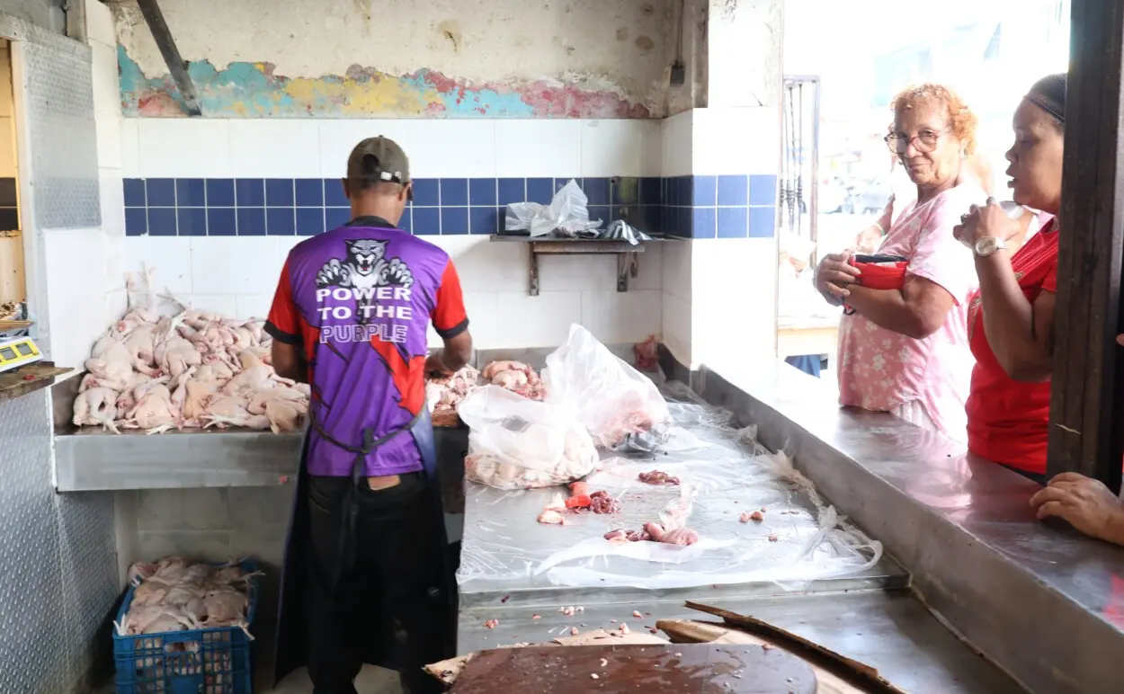 El pollo ya no es rentable: comerciantes alertan sobre su alto costo