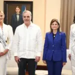 Abinader recibe a reinas de belleza en Palacio Nacional