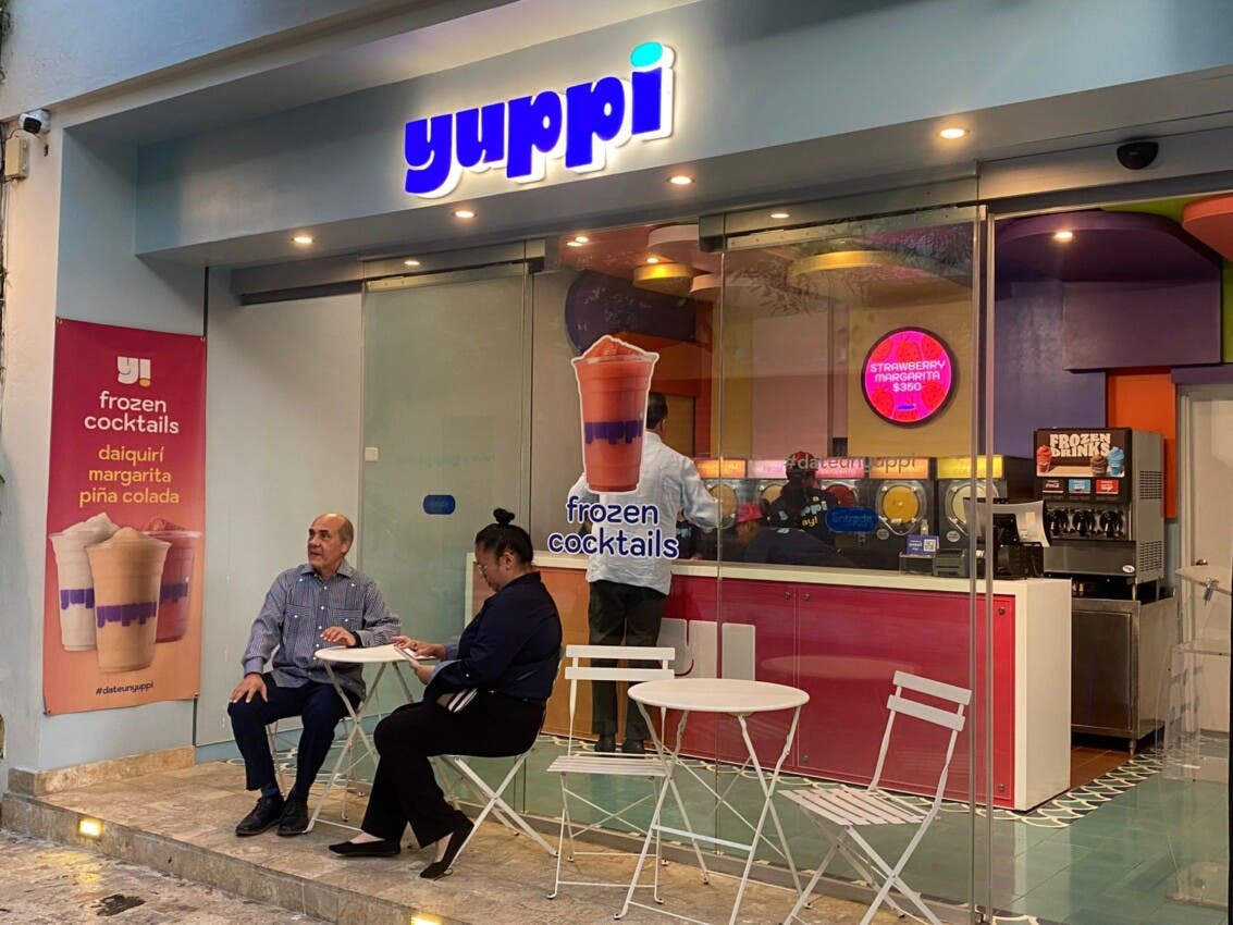 Yuppi llega a la Zona Colonial con una refrescante propuesta de frozen cocktails