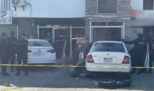Investigan cuatro policías por cinco muertes Santiago