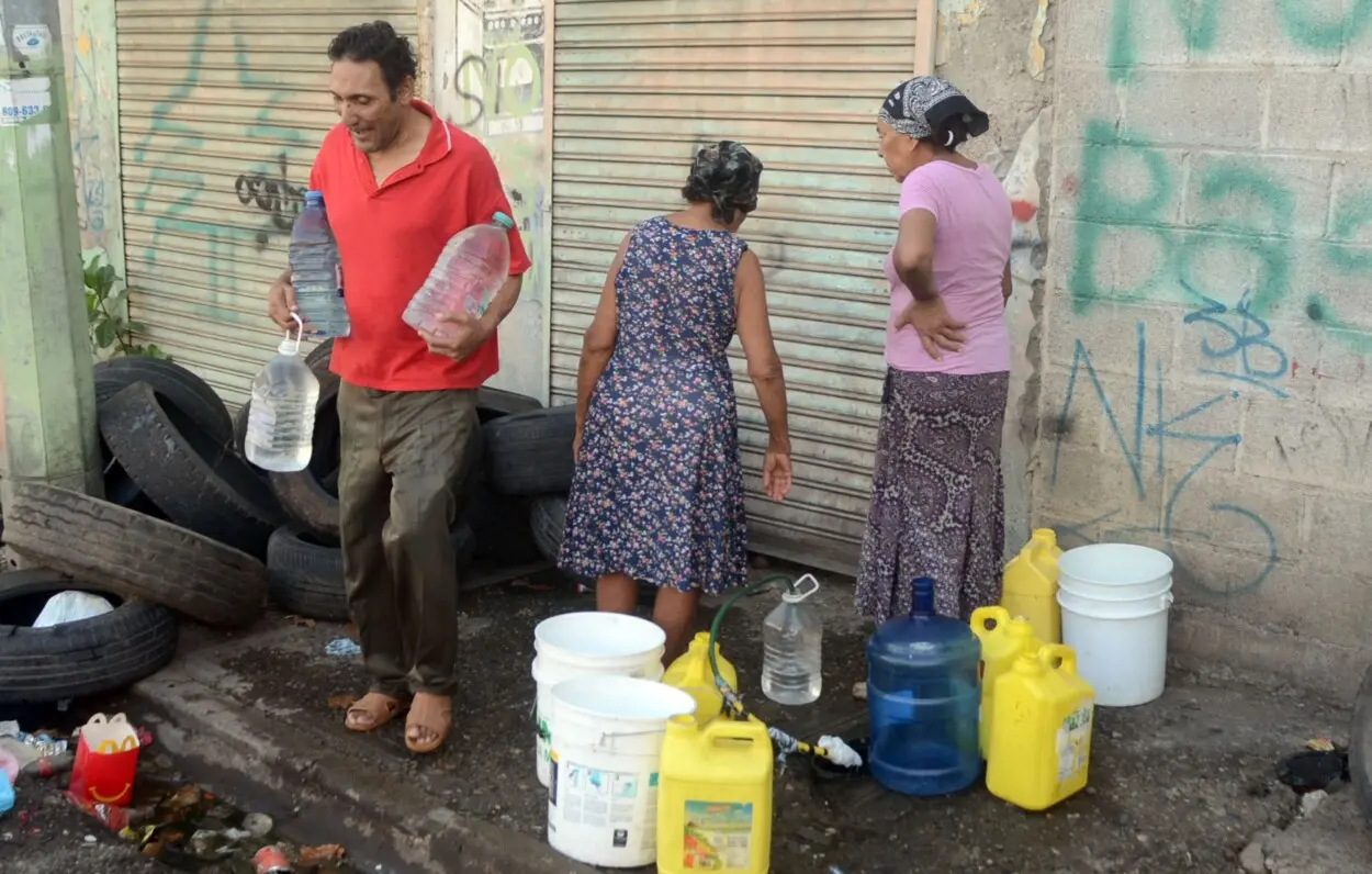 Sin agua
