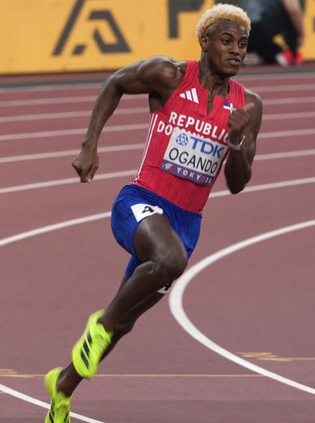 Alexander Ogando exhibe su capacidad en el Mundial 2025