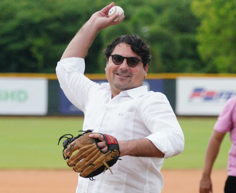 Hiddekel Jhonson volvió a responder, remolcando otra vuelta para Dominicana.
Y en la sexta entrada trajo dos más con otro sencillo.