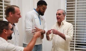 Abinader y Karl Towns harán una arena basket en municipio de Tamboril