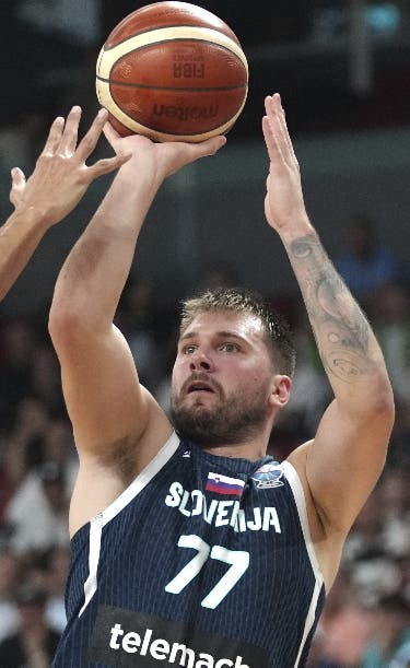 Luka Doncic monta show y acarrea a Eslovenia