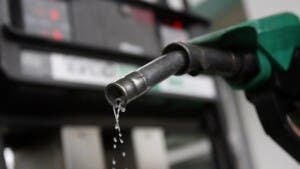 La OPEP+ decide aumentar su producción en octubre a un ritmo menor- 137.000 barriles