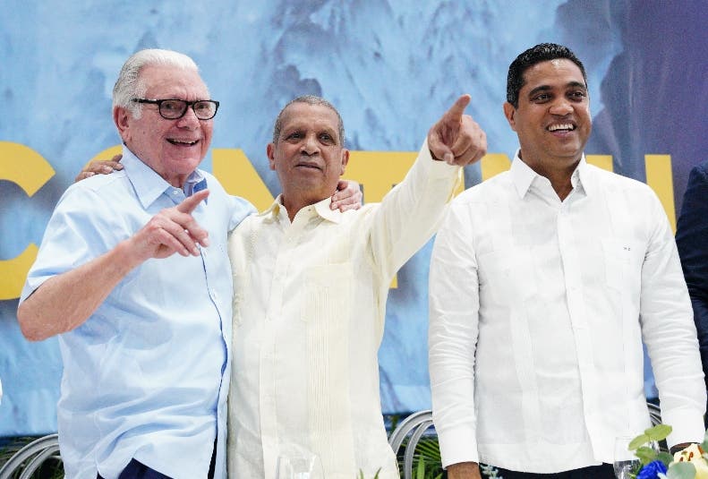 Kelvin Cruz : “Asistir al desayuno es un compromiso país”