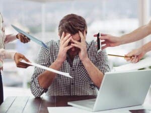Estrés laboral: Un impacto silencioso en la productividad