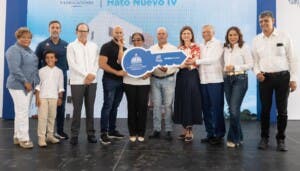 Gobierno entrega 608 apartamentos en Hato Nuevo