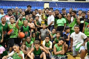 Parque Hostos campeón en Basket U-17 La Vega