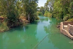 Un recorrido por el río Jordán: Geografía y espiritualidad en la Tierra Santa