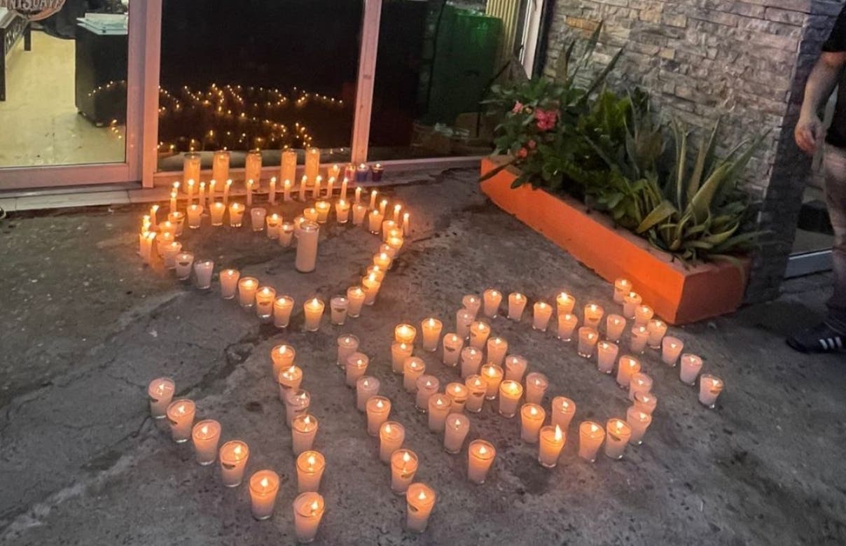 Familiares mantienen protestas en plaza donde asesinaron barbero en Santiago