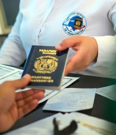 ¡Llegan las primeras libretas del nuevo pasaporte electrónico!