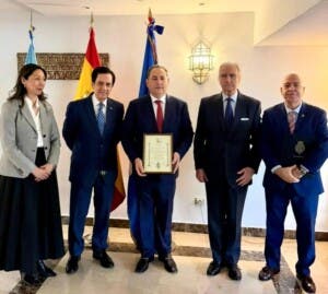 SNS refuerza vínculos con España para mejorar servicios de salud en el país