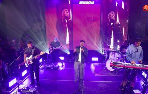 Lágrimas, música y fe: lo que hizo única la noche del lunes en La Casa de Alofoke