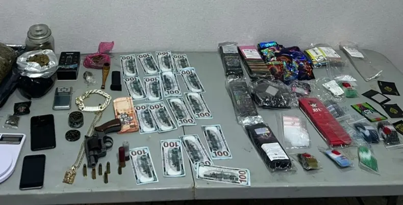 Además de la marihuana, se ocuparon dólares presumiblemente falsos.