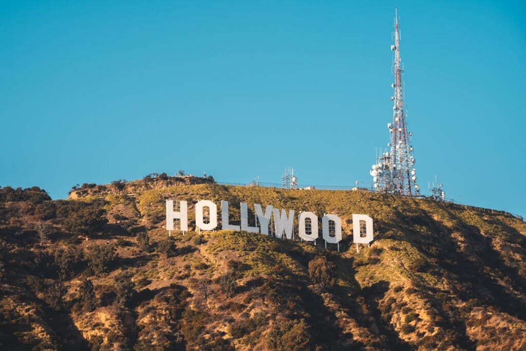 Trump impone arancel del 100 % a películas extranjeras para proteger el cine EEUU
