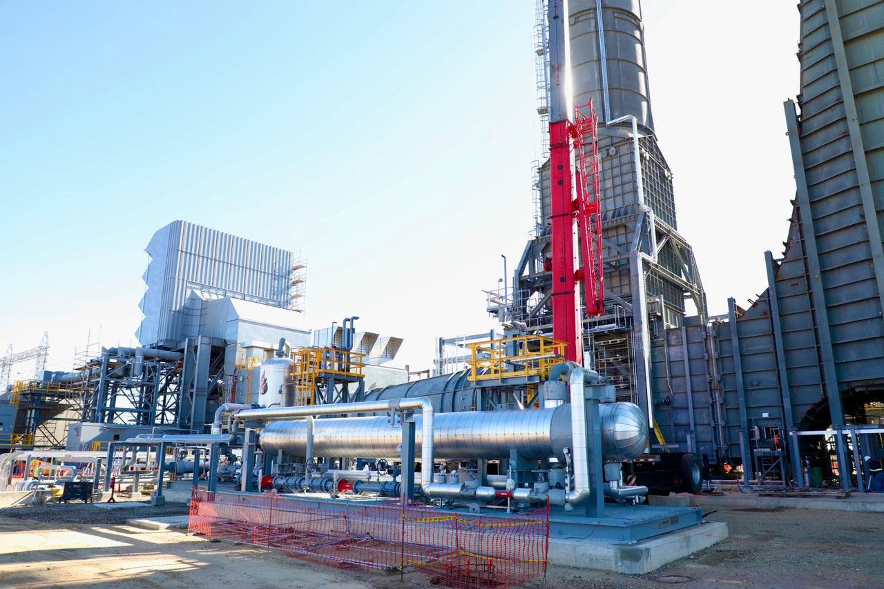 Abinader supervisa construcción de nueva planta eléctrica que aportará más de 400 megavatios al país