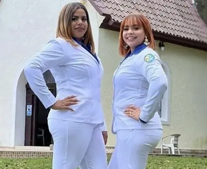Las bionalistas Anyelissa María Reyes y Ana Angélica del Orbe, fallecida en un accidente