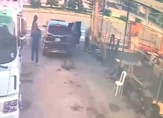 Inseguridad en Baní: Tres hombres armados asaltacan a un hombre en una gomera