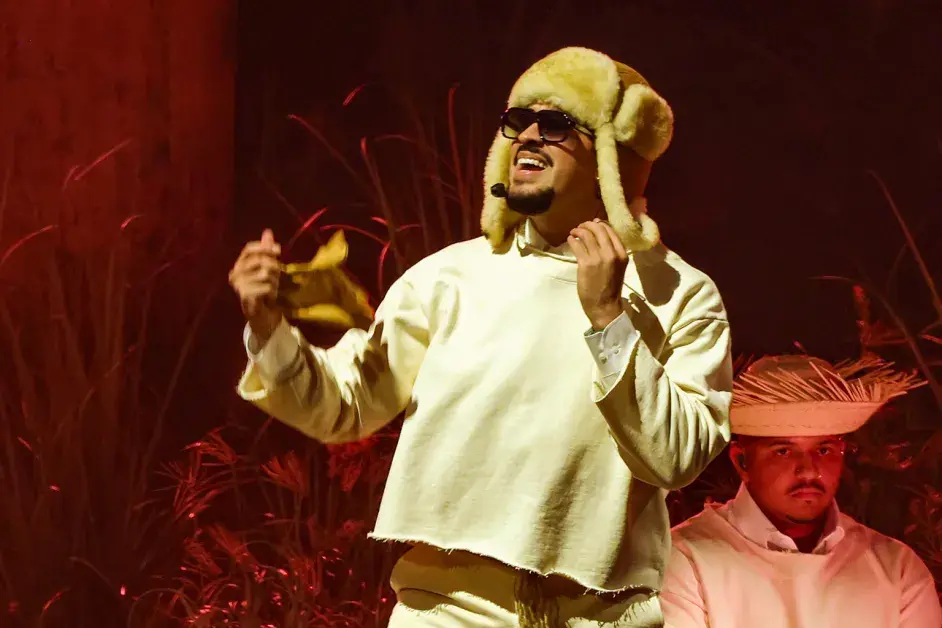 Todos ellos disfrutaron junto a los más de 400.000 espectadores de los éxitos más destacados de Bad Bunny como 'Nuevayol', 'Titi me preguntó', 'Eoo', 'Turista', 'Voy a llevarte para PR', 'Me porto bonito', 'Yo perreo sola', 'Si veo a tu mamá', 'Baile inolvidable' o 'La Jumpa'.