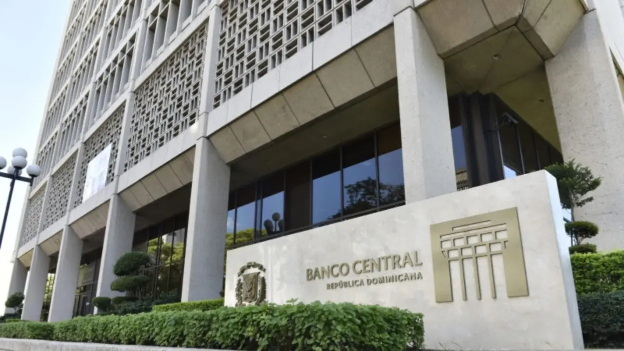 Banco Central reduce tasa de política monetaria a 5.50 % para dinamizar la economía