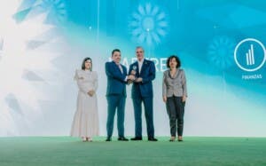 MAPFRE recibe reconocimiento por su impacto económico y social en República Dominicana