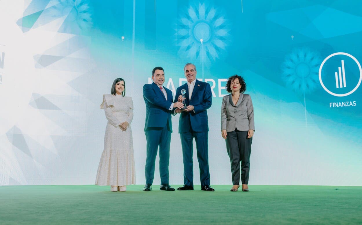 MAPFRE recibe reconocimiento por su impacto económico y social en República Dominicana