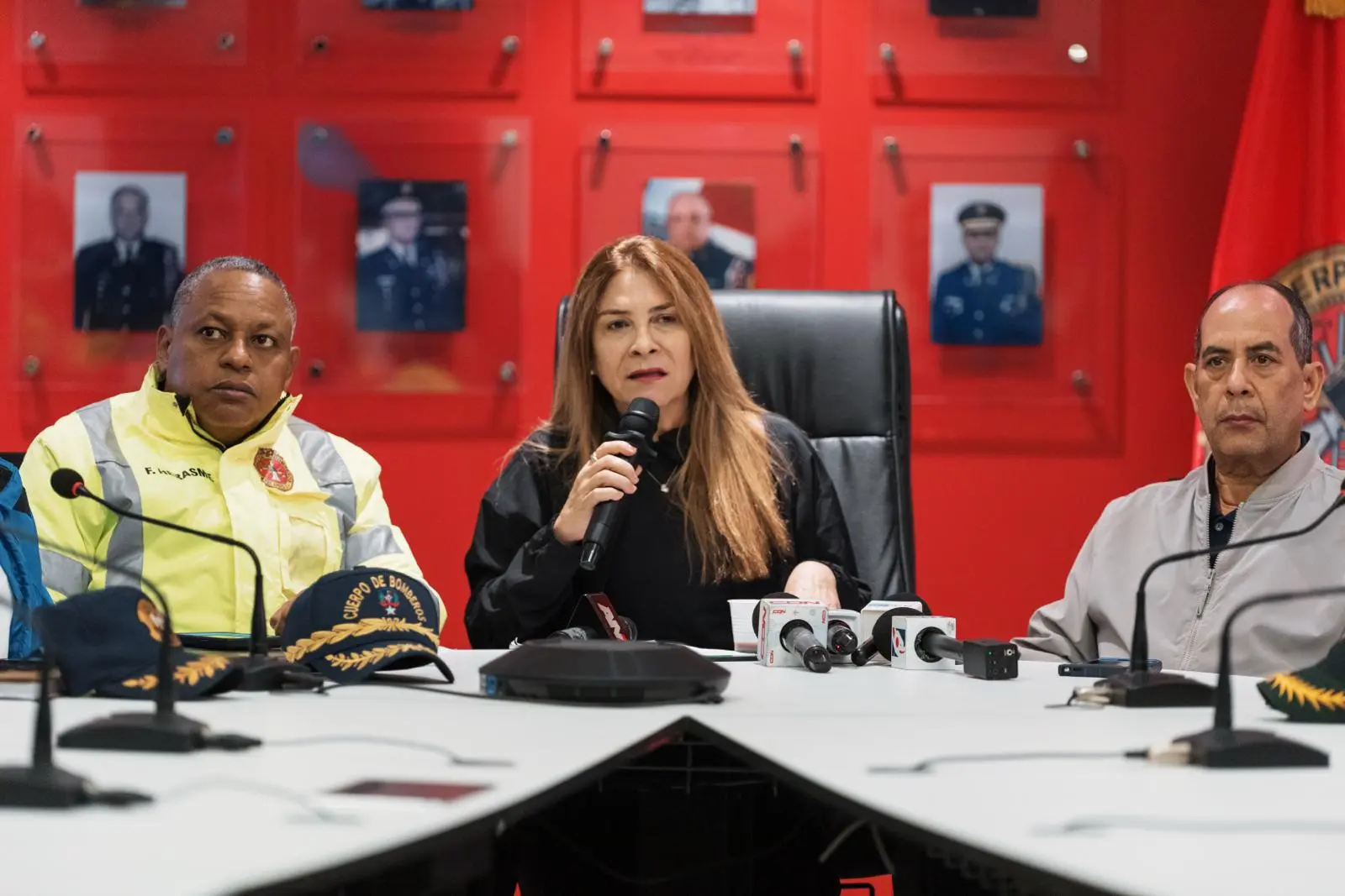 Carolina da seguimiento a medidas por onda tropical y exhorta a ciudadanos a colaborar
