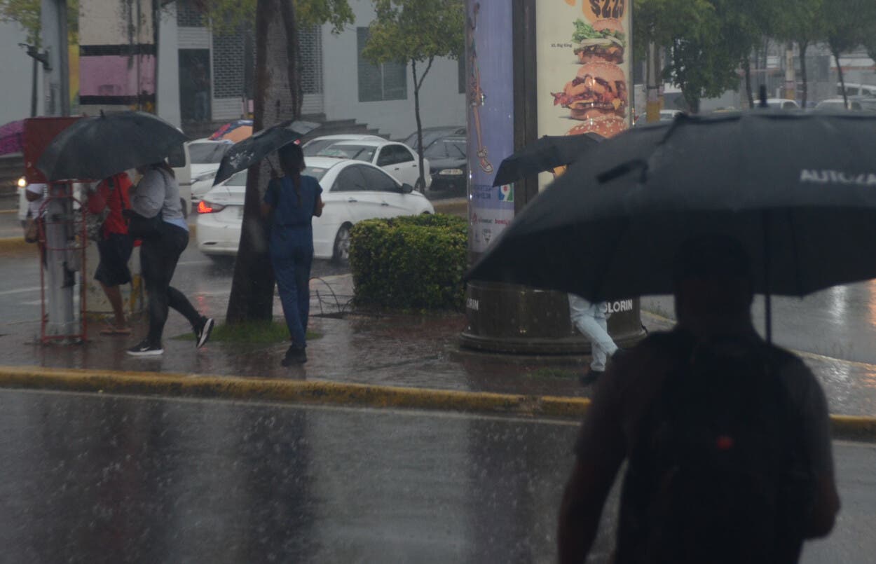 Hoy siguen las lluvias  con tormentas eléctricas, pero de menor intensidad que ayer