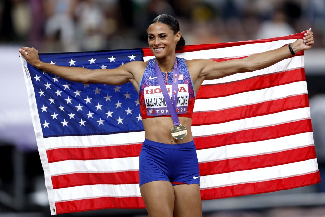 Sydney McLaughlin rompe récord y genera controversia en su victoria
