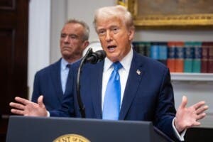 Trump restringe Tylenol: ¿Causa real del autismo en niños?