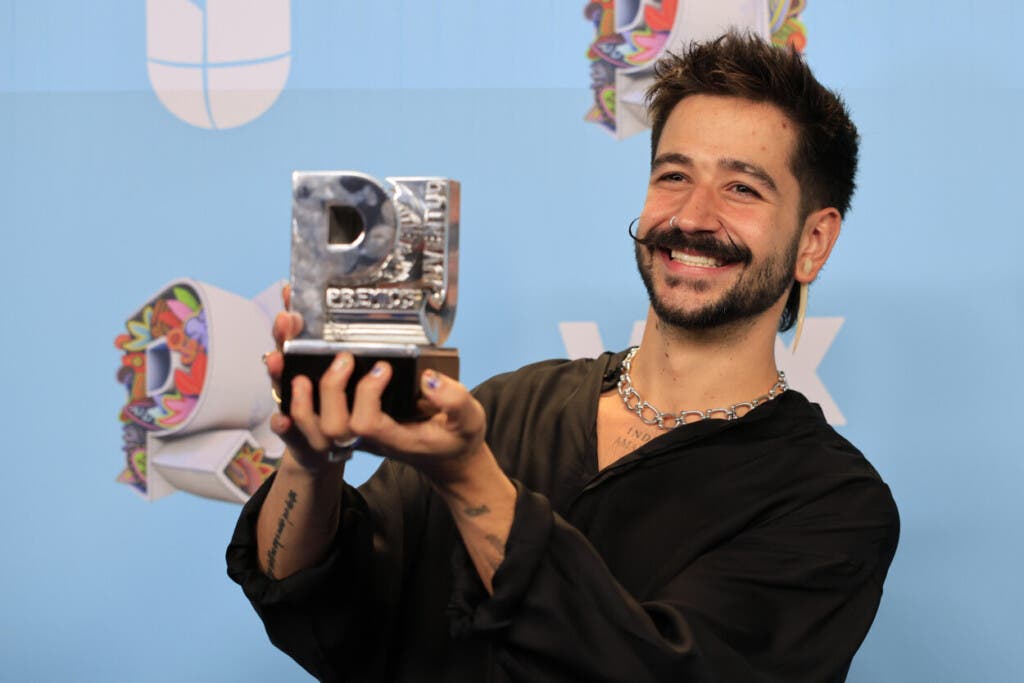 Bad Bunny y Morat lideran Premios Juventud: Karol G es la Artista del Año