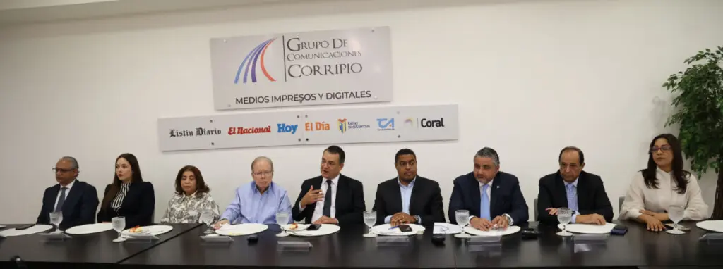 JCE revela detalles de la nueva cédula con colores patrios