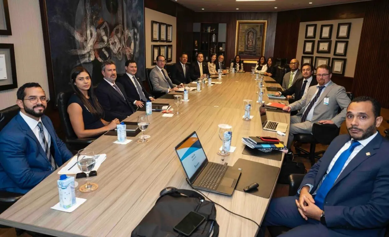 Ejecutivos de Banreservas reciben delegación del FMI