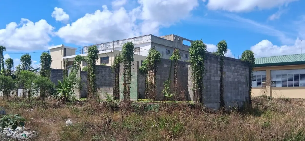 Residentes de Cotuí exigen educación digna y calles en buen estado