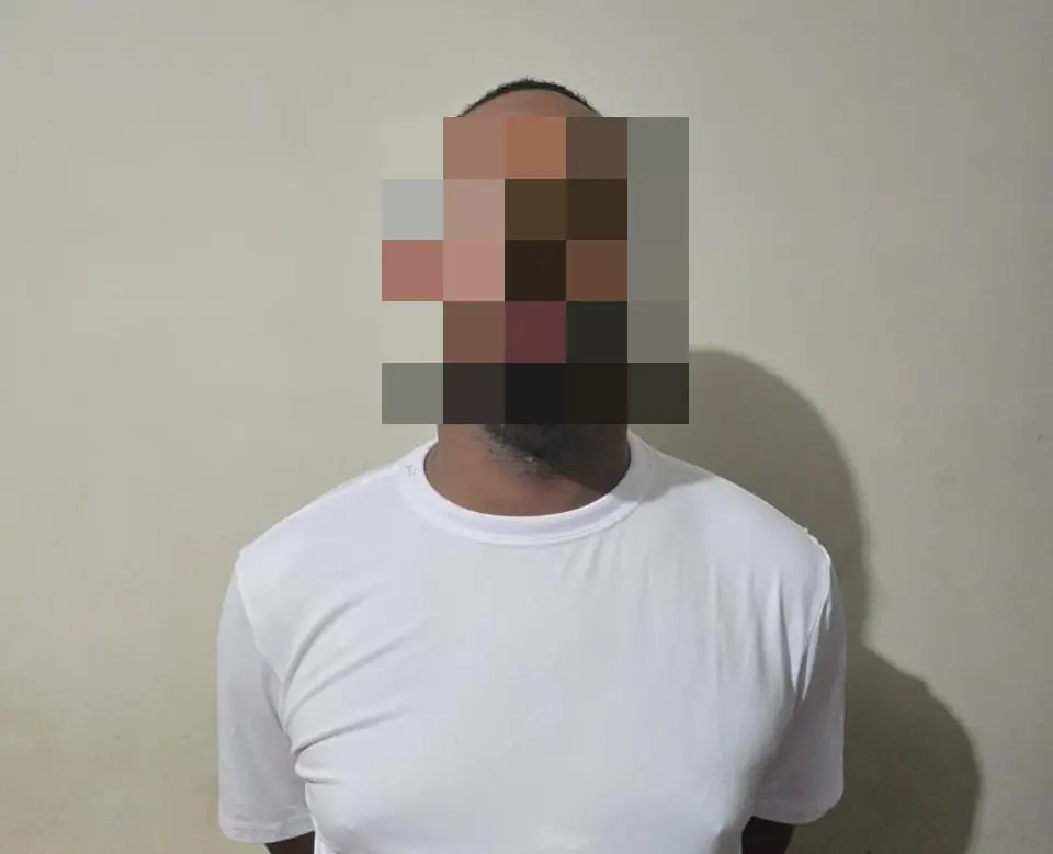 Policía Nacional arresta a “Rafelito”, estafador de visas y contratos falsos en Santiago