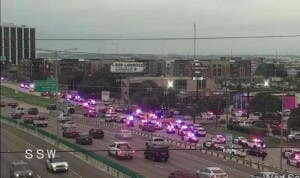 Suben a tres las muertes en tiroteo a un centro de ICE en Texas
