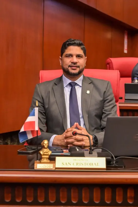 Senador por San Cristóbal cuestiona crítico del presupuesto