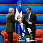Leonel Fernández recibe informe del CES sobre crisis haitiana y democracia