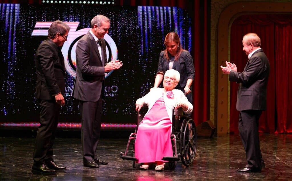 En agosto de 2022, RTVD le hizo un reconocimiento especial a María Cristina Camilo con motivo del 70 aniversario del canal, cuyo acto fue contó con la presencia del Presidente Luis Abinader.