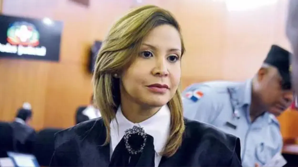 Mercedes-Benz acribillada en Bella Vista; fiscal sospecha vínculos con narcotráfico