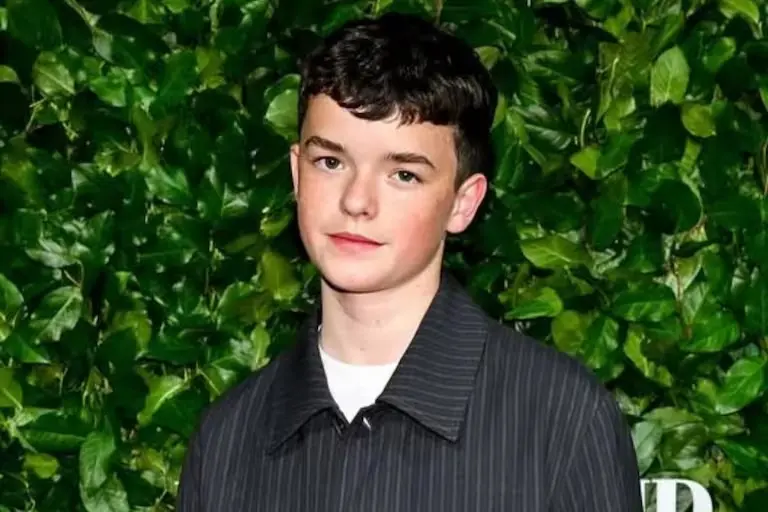 Owen Cooper, de 15 años, hace historia al convertirse en el actor más joven en ganar un Emmy