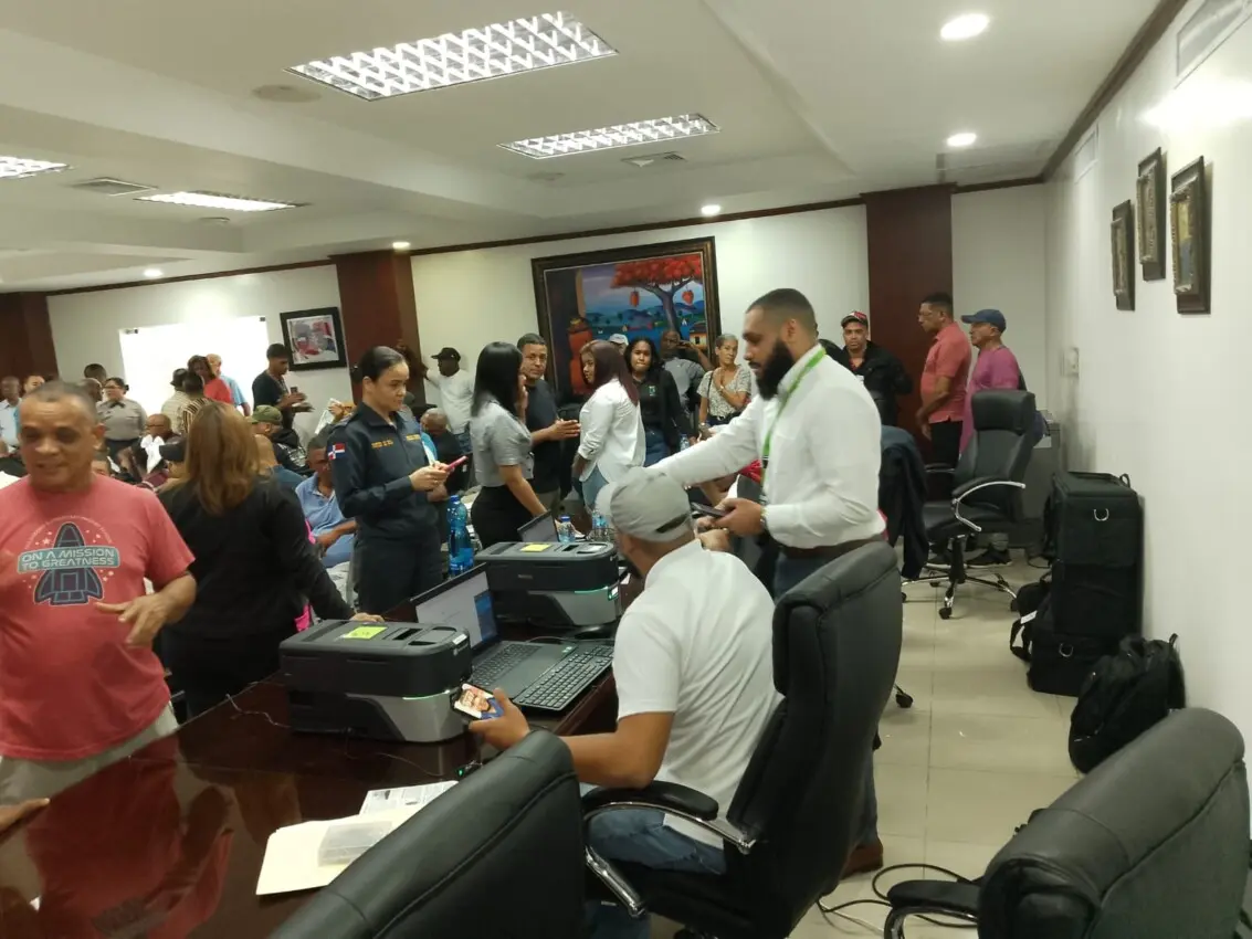 Reservistas de la Policía Nacional obtienen carnet del Senasa