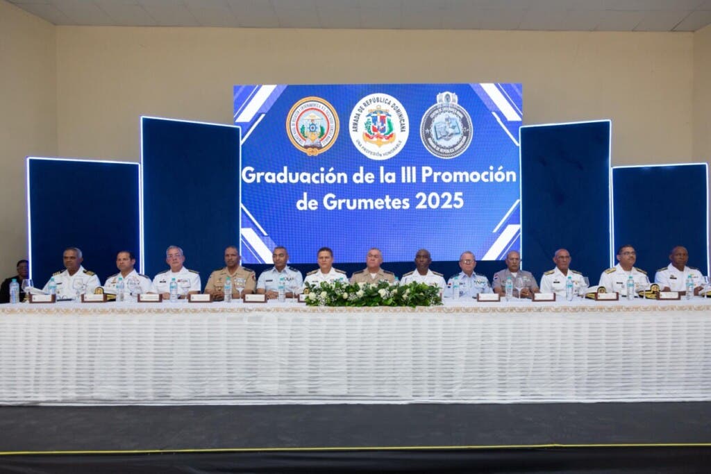 Armada Dominicana gradúa 161 grumetes en la Base Naval Las Calderas
